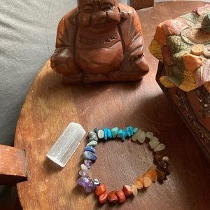 Rainbow Chakra Spiritual Crystal Stone Chip Elastic Fit Bracelet